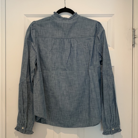 Gap chambray button down top - Picture 4 of 5